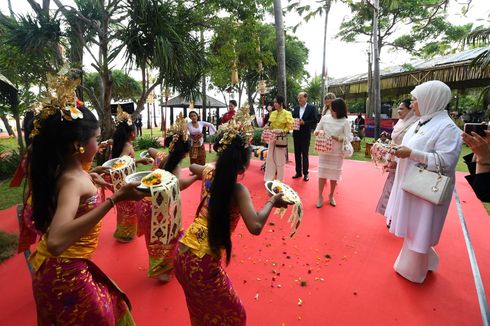 Iriana Jokowi Ajak Pendamping Pemimpin G20 Lihat Gamelan hingga Tari Tor-Tor