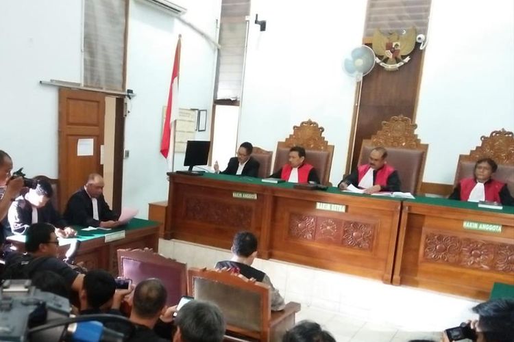 Sidang Perdana Kasus Perusakan Alat Bukti Dengan Terdakwa Joko Driyono di Pengadilan Negeri Jakarta Selatan, Senin (6/5/2019)