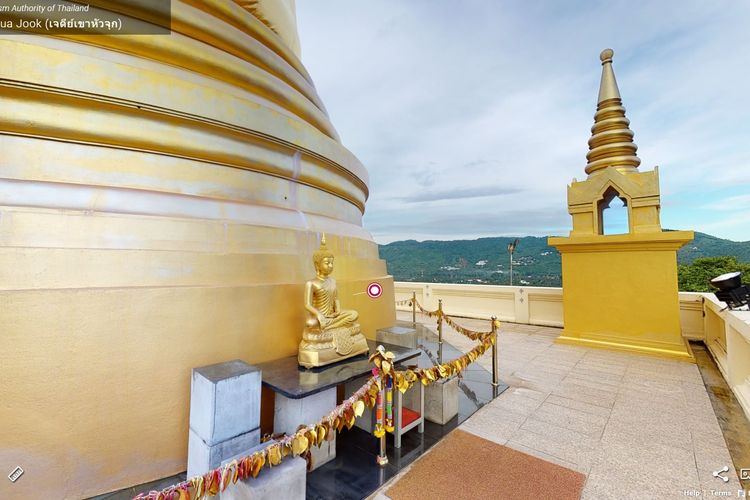 Di Chedi Khao Hua Jook di Pulau Samui, Thailand, terdapat pagoda di lantai atasnya. 