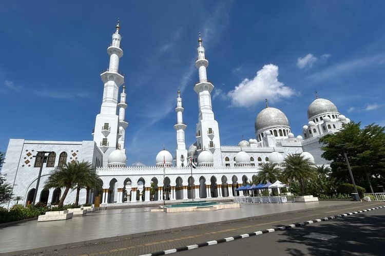 Masjid Raya Sheikh Zayed Solo Bersiap Sambut 13.000 Jemaah Shalat Idul Adha, Jokowi Sekeluarga Dijadwalkan Hadir