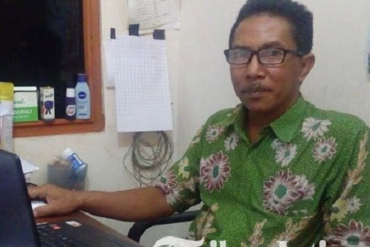 Umar, pendiri SLB untuk anak berkebutuhan khusus di Pasuruan. 