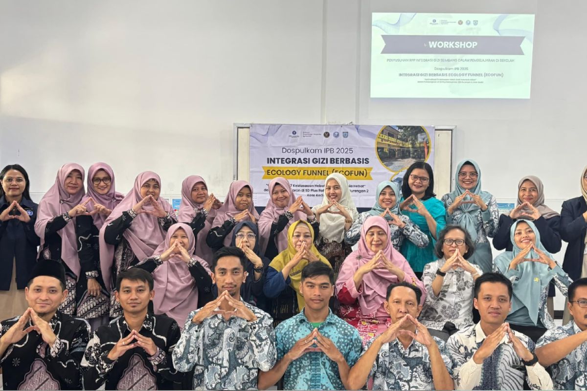 Dosen Pulang Kampung (Dospulkam) 2025 mengajak guru-guru sekolah dasar di Kota Kediri untuk mengembangkan pembelajaran gizi seimbang
