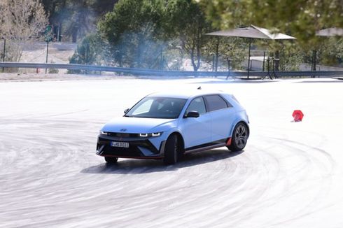 Mencoba Fitur Drift di Hyundai Ioniq 5N