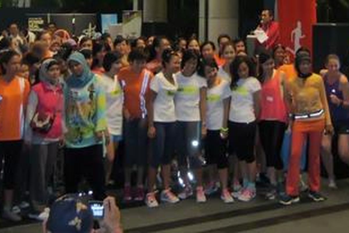 Untuk kali pertama, kegiatan Female Nite Run diselenggarakan oleh fX Lifestyle XNter bekerja sama dengan komunitas Indo Runners.