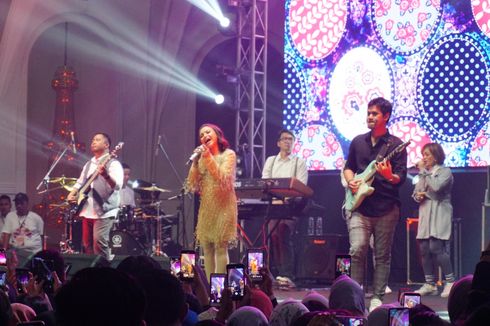 Rossa Tersipu Saat PADI dan Afgan 'Hadir' di Konsernya