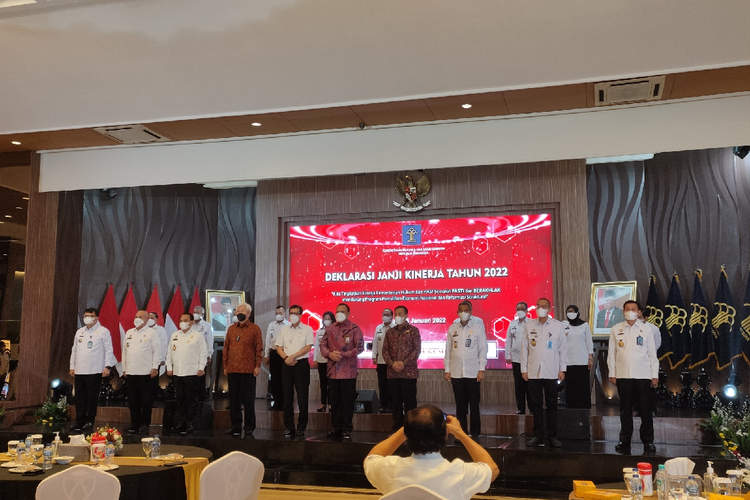 Jajaran Kementerian Hukum dan HAM (Kemenkumham) melakukan deklarasi Janji Kinerja 2022 di Gedung Sekretariat Jenderal Kemenkumham Jakarta, Kamis (6/1/2022).