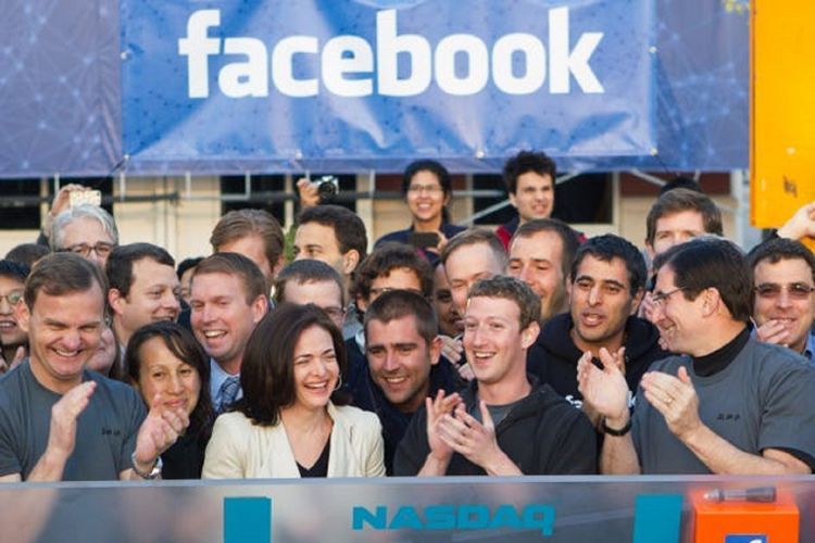 Facebook melantai di bursa saham NASDAQ dengan kode FB pada Mei 2012.