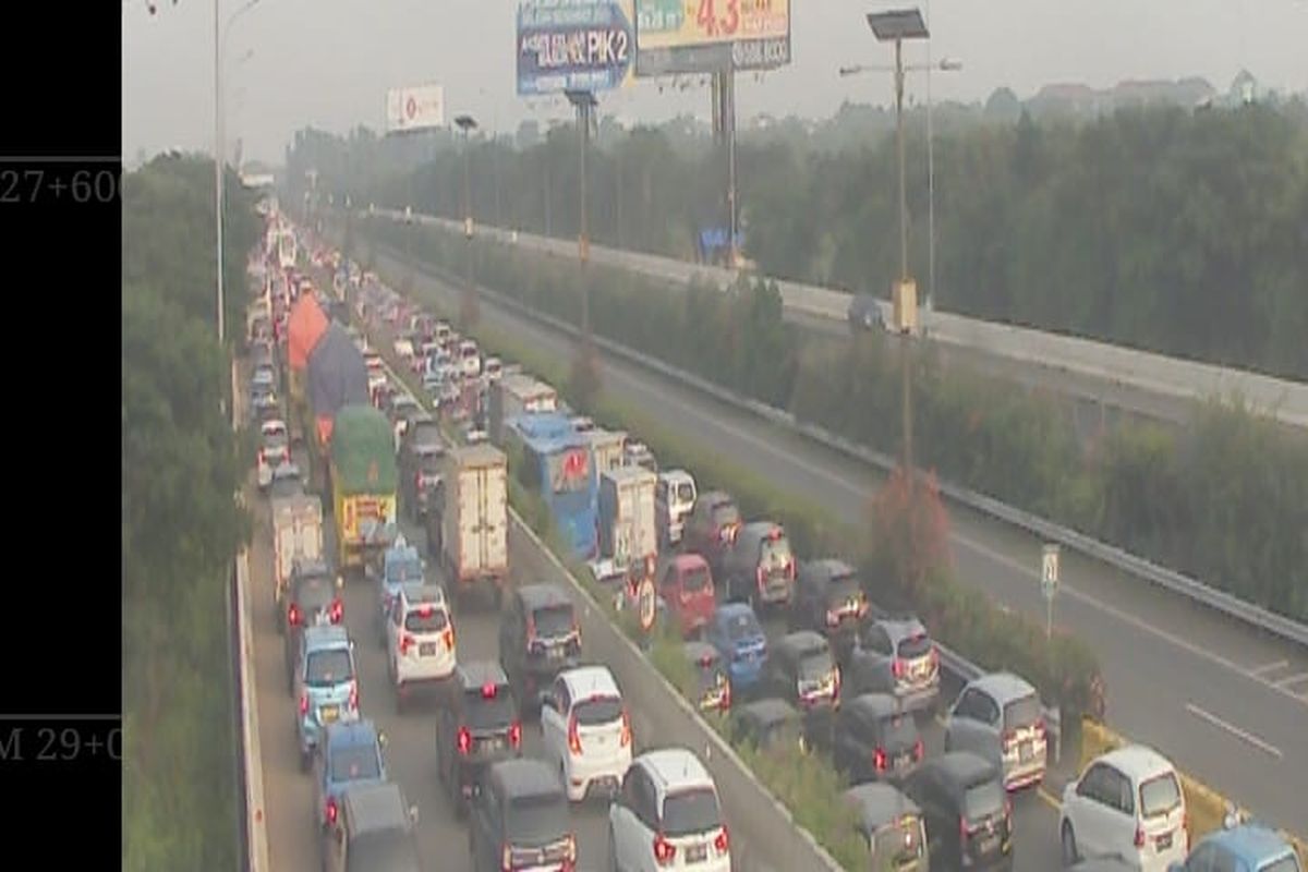 Kondisi lalu lintas menuju Bandara Soekarno-Hatta, Selasa (10/11/2020) pagi.