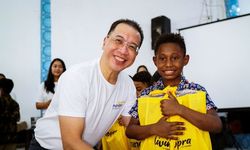 Sambut Natal, Bank Mandiri Bagikan 2.000 Paket Bantuan untuk Masyarakat Marginal 