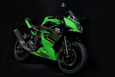 Lebih Agresif, Ninja 250SL Pakai Livery Kawasaki Racing Team 