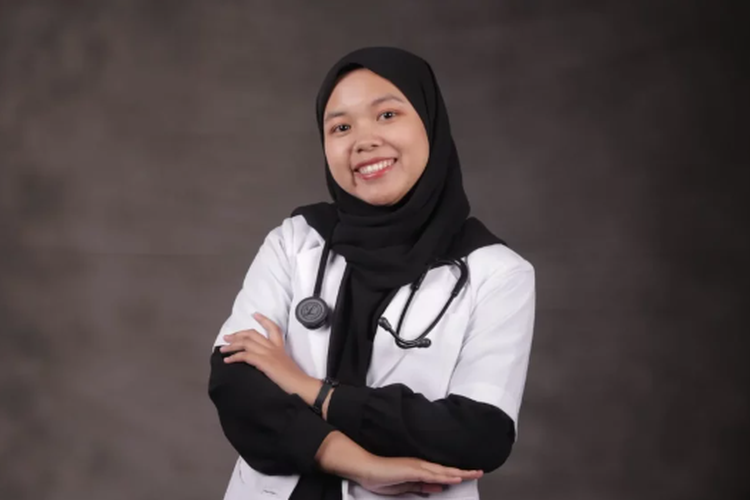 Kurnia Nisa Kinasih Wisudawan Terbaik S2 Fakultas Kedokteran Hewan Unair.