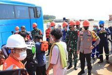 Kapal Terbakar, 16 ABK Terombang-ambing di Laut