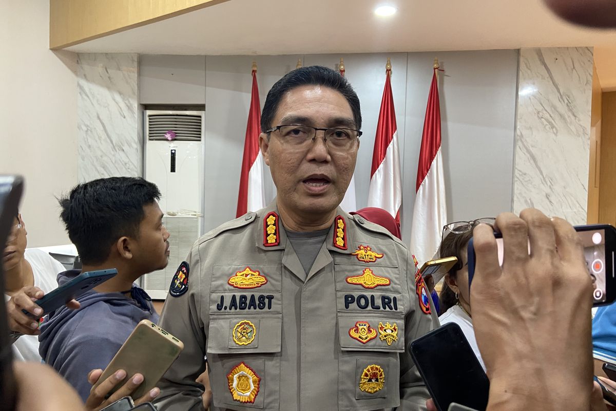 Kabid Humas Polda Jatim, Kombes Pol Jules Abraham Abast, Senin (28/4/2025)