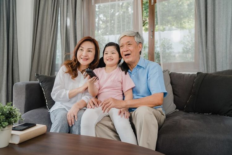 Indonesia Masuki Aging Population, 10 Provinsi Ini Punya Lansia Terbanyak