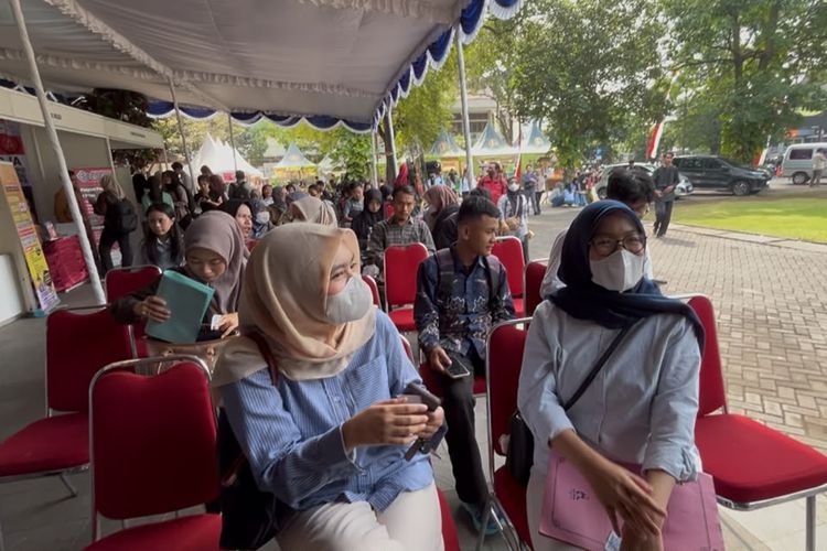 Kisah Pencari Kerja di Solo: Sulitnya Cari Lowongan Linier hingga Terbentur Batas Usia 25 Tahun