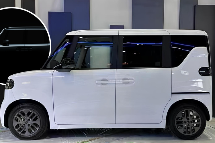 Penampakan mobil listrik murah BYD untuk pasar Jepang yang akan menjalani debut di Japan Mobility Show (JMS) 2025, BYD K-Car bocor tanpa kamuflase.