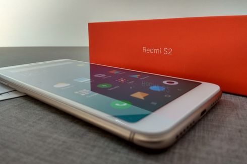 Melihat Isi Kardus Xiaomi Redmi S2
