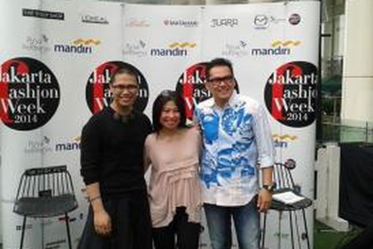 Press conference Jakarta Fashion Week di Jakarta, Kamis (3/10/13). Dari ki-ka, Diaz Parzada, Lenny Tedja, dan Verry Setiadi.