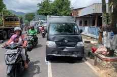 Belok Mendadak, Pemotor Lansia di Purworejo Tewas Ditabrak Mobil Boks