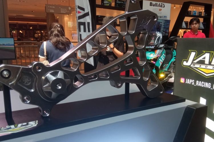 Merek aftermarket lokal Japs Racing hadir memeriahkan gelaran DNC Exhibiton 2024. Dalam pameran ini, Japs Racing menawarkan berbagai produk atau aksesori khusus untuk motor di atas 250 cc sampai moge.