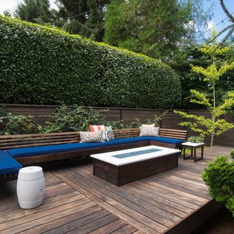 Ilustrasi dek, deck, atau lantai outdoor, Ilustrasi teras di taman rumah