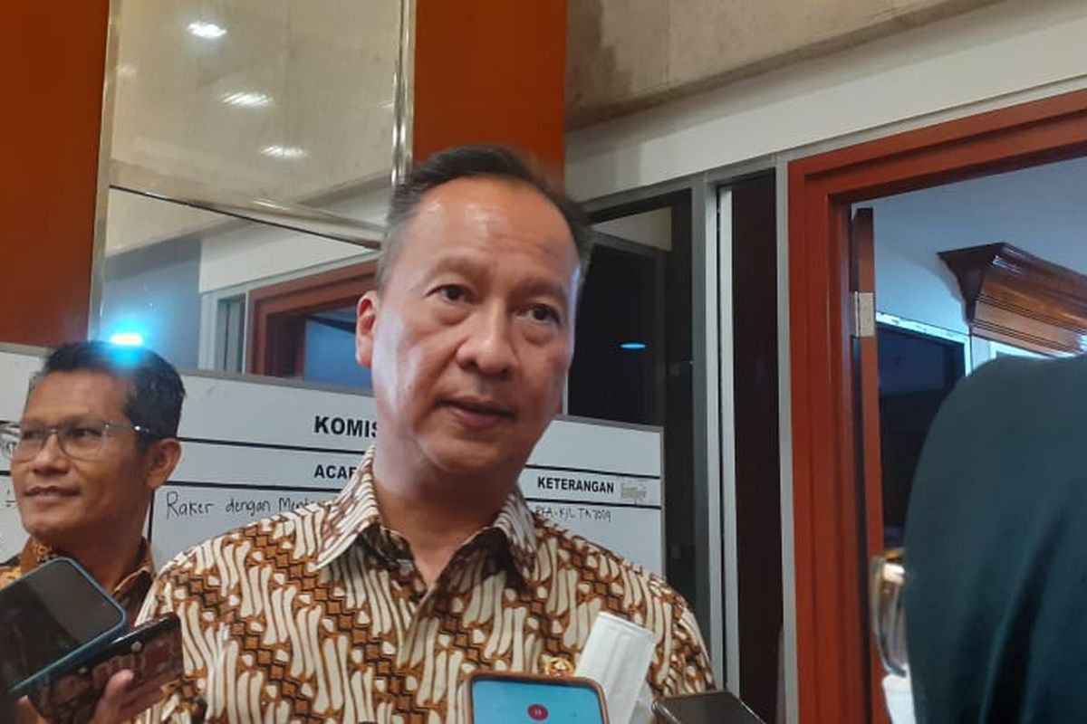 Menteri Perindustrian (Menperin) Agus Gumiwang Kartasasmita saat ditemui di Kompleks Parlemen, Senayan, Jakarta, Senin (12/6/2023).