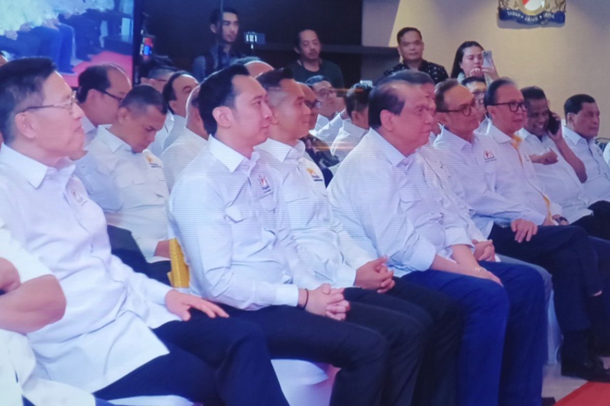 Saat Kubu Anindya Bakrie dan Arsjad Rasjid Berebut Atensi Prabowo untuk Selesaikan Persoalan Kepengurusan Kadin ... Halaman all