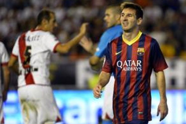Striker Barcelona, Lionel Messi (kanan).