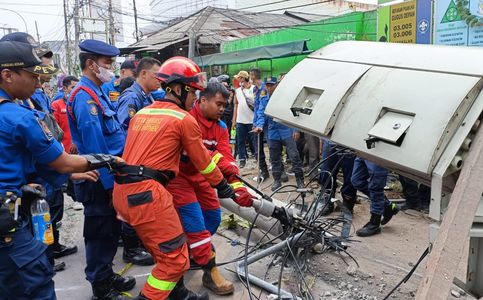 Truck Crash Outside Indonesia School Kills 10, Including Students