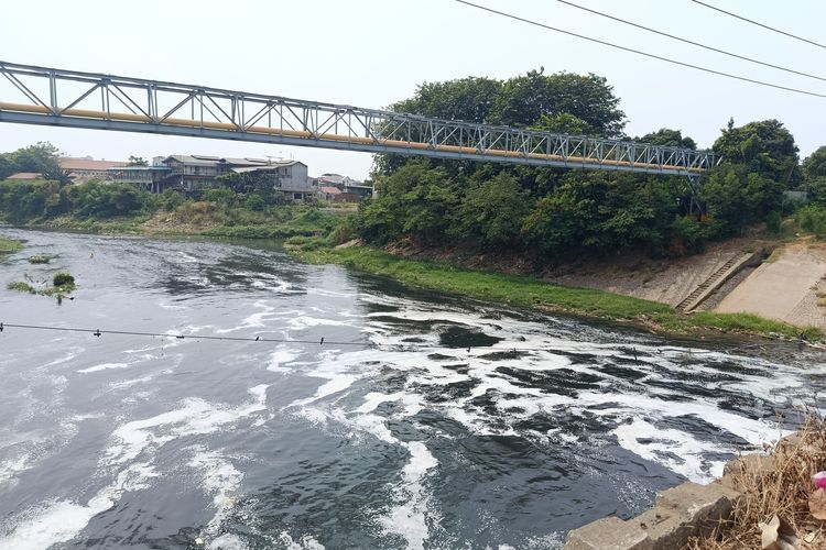 Kali Bekasi Selalu Menghitam Saat Musim Kemarau, Sudah Terjadi sejak 2019