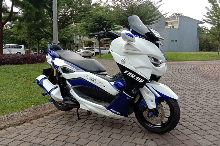 Variasi Yamaha NMax dengan body kit bertema predator di diler Yamaha PT STSJ.