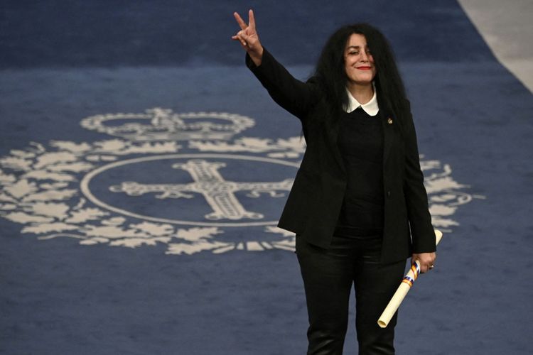 Penulis Novel Persepolis Marjane Satrapi Dikabarkan Meninggal karena Kesedihan