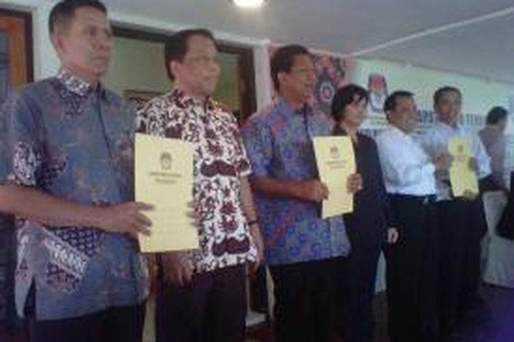 Tiga pasangan calon wali kota dan wakil wali kota Magelang saat ditetapkan di KPU Kota Magelang, Senin (24/8/2015).