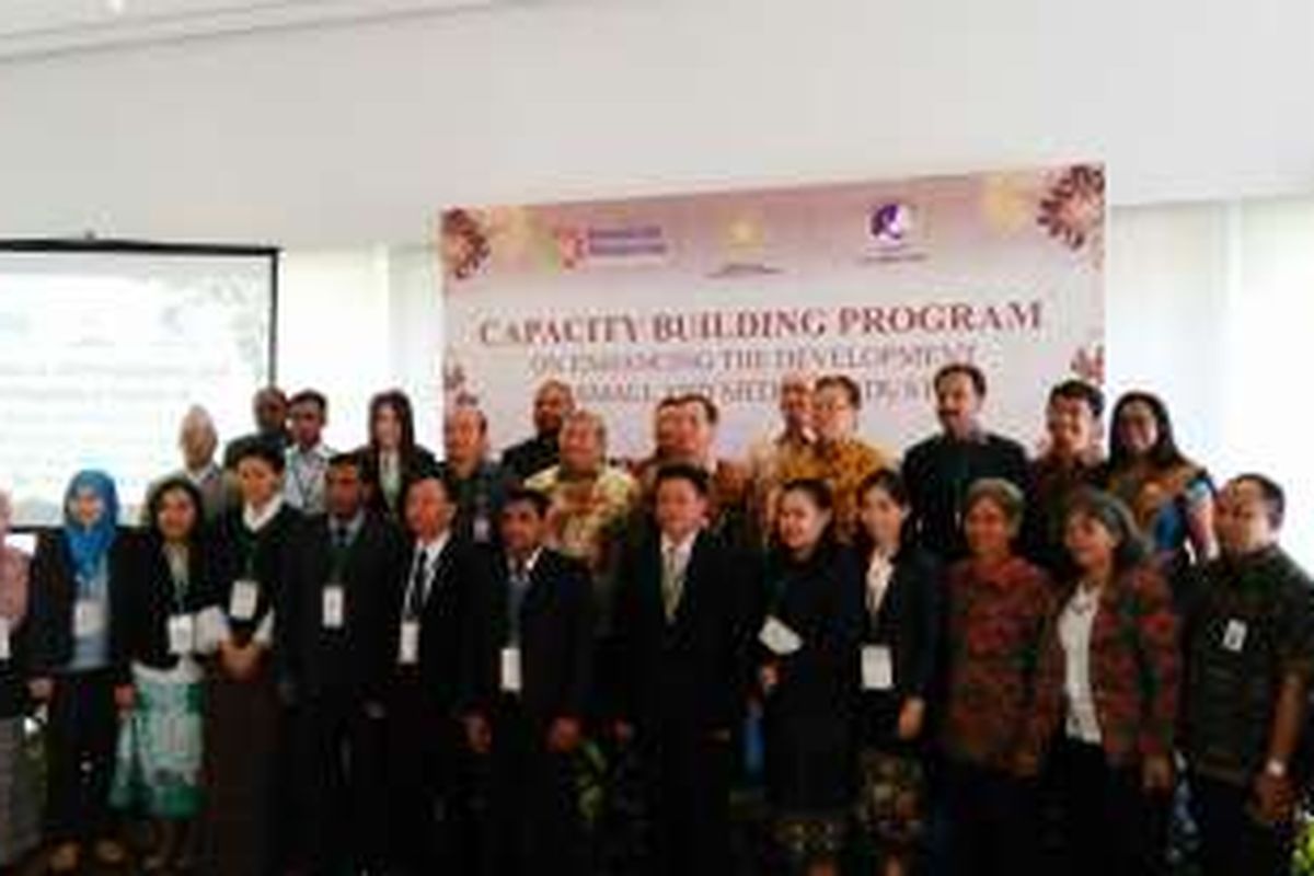 Acara Capacity Building Program on Enhancing the Development of Small and Medium Industry dengan Anggota Negara-negara Colombo Plan di Hotel Ramada Bintang, Bali, Senin, (24/10/2016).