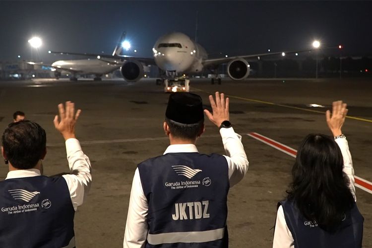 Hari Pertama Keberangkatan Haji, Garuda Indonesia Terbangkan 4.158 Calon Jemaah