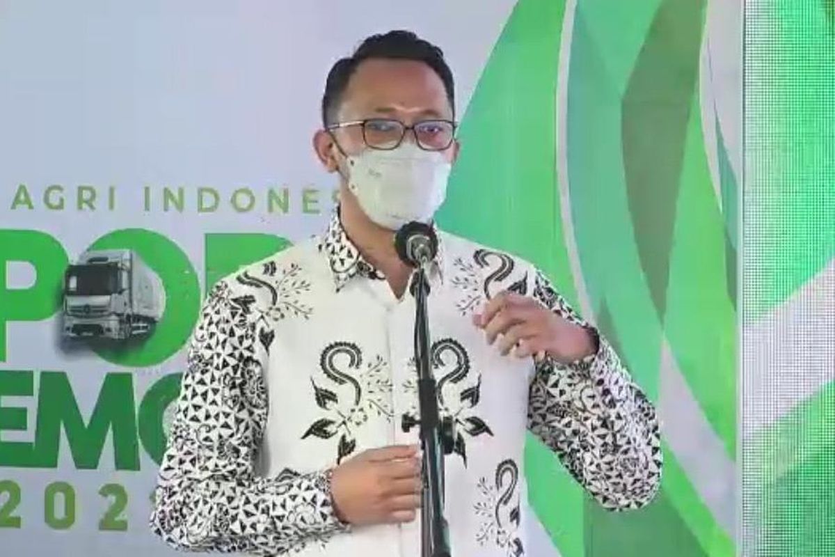 CEO PT Pandawa Agri Indonesia, Kukuh Roxa Putra Hadriyono saat melepas ekspor 1 juta liter reduktan pestisida ke Malaysia, Selasa (30/11/2021).