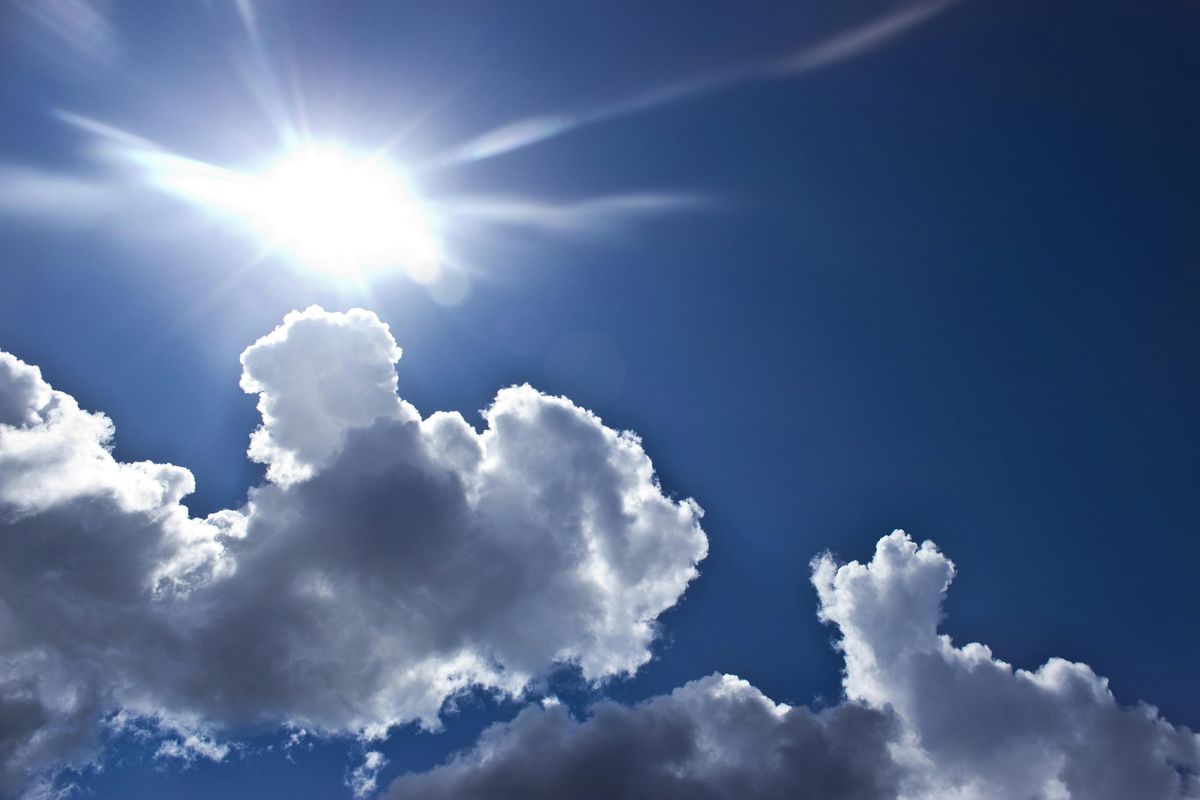 Cuaca Jawa Timur Hari Ini 17 Oktober 2025, Surabaya Panas, Sejumlah Daerah Diguyur Hujan Ringan