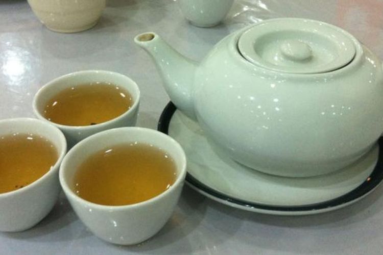 Chinese tea sebagai penetralisir rasa setelah makan.
