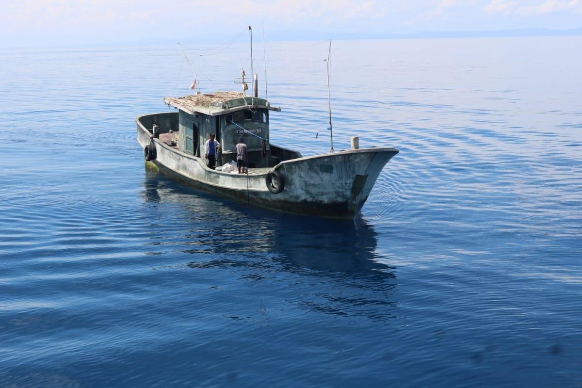 Kapal asal Sulawesi Utara beroperasi di luar wilayahnya, yakni Laut Halmahera Tengah