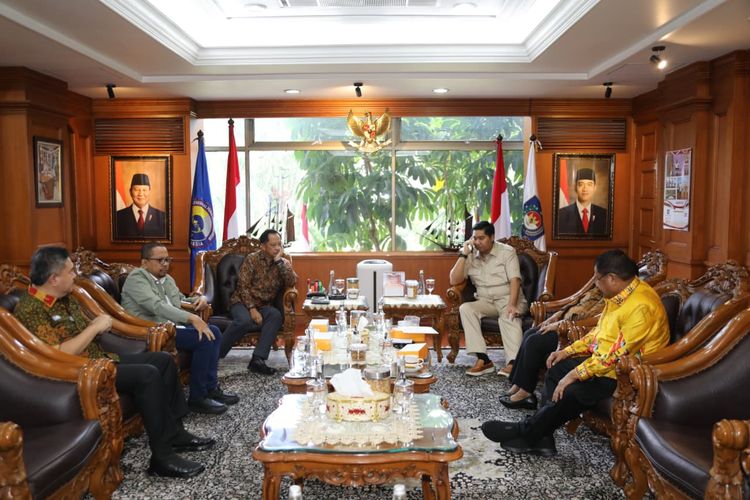 Provinsi Papua Pegunungan tercatat memiliki tingkat kemiskinan tertinggi di Indonesia, yakni 30,03 persen, serta backlog perumahan terbanyak di Papua Raya. 