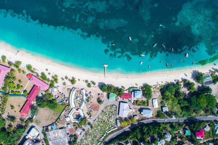 Pantai Grand Anse di Grenada.