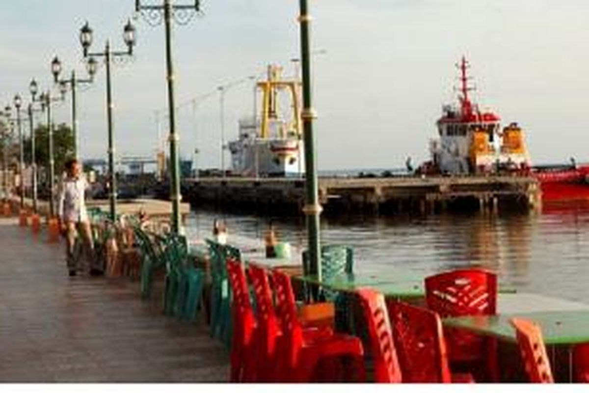 Pusat kuliner di Pantai Mallusetasi, dalam kawasan pelabuhan dan Pasar Senggol, terus dibenahi Pemerintah Kota Parepare. Penataan pelabuhan dan kawasan pasar diharapkan menjadi daya tarik bagi pendatang dan warga karena kawasan lebih nyaman.