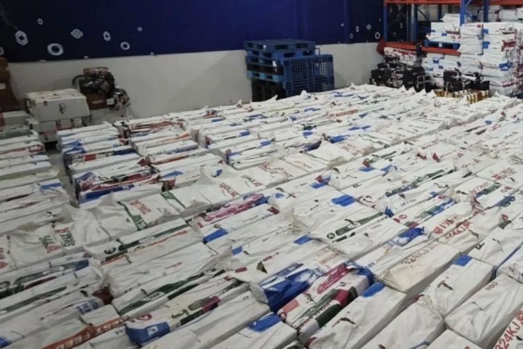 Tiga Truk Bermuatan 10 Juta Batang Rokok Ilegal Digagalkan di Bakauheni, Kerugian Negara Rp 9,79 Miliar