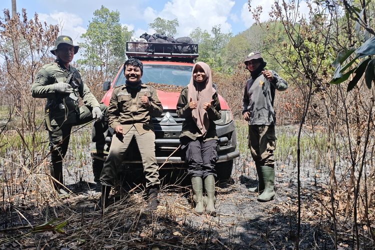 Srikandi di Tengah Bara Way Kambas, Cerita Liesky Dua Hari Bertahan di Area Karhutla