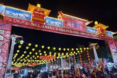 Lampion Imlek di Kota Solo Mulai Berpendar, Masyarakat Padati Pasar Gede