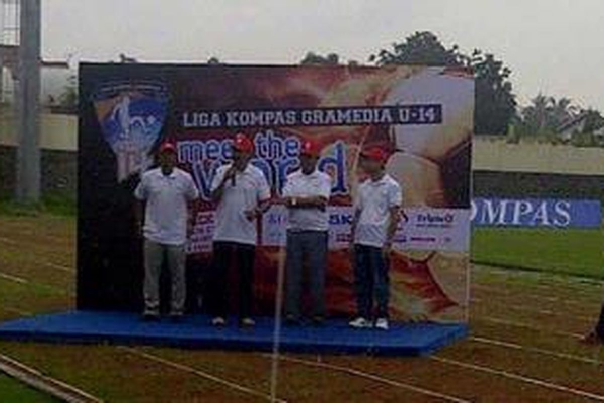 Menpora Andi Mallarangeng Buka Liga Kompas Gramedia U-14, Minggu (8/1/2012) 
