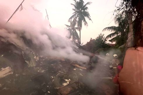 Tumpukan Sampah Terbakar di Kebon Jeruk, Api Berhasil Dipadamkan Sebelum Merambat ke Rumah Warga