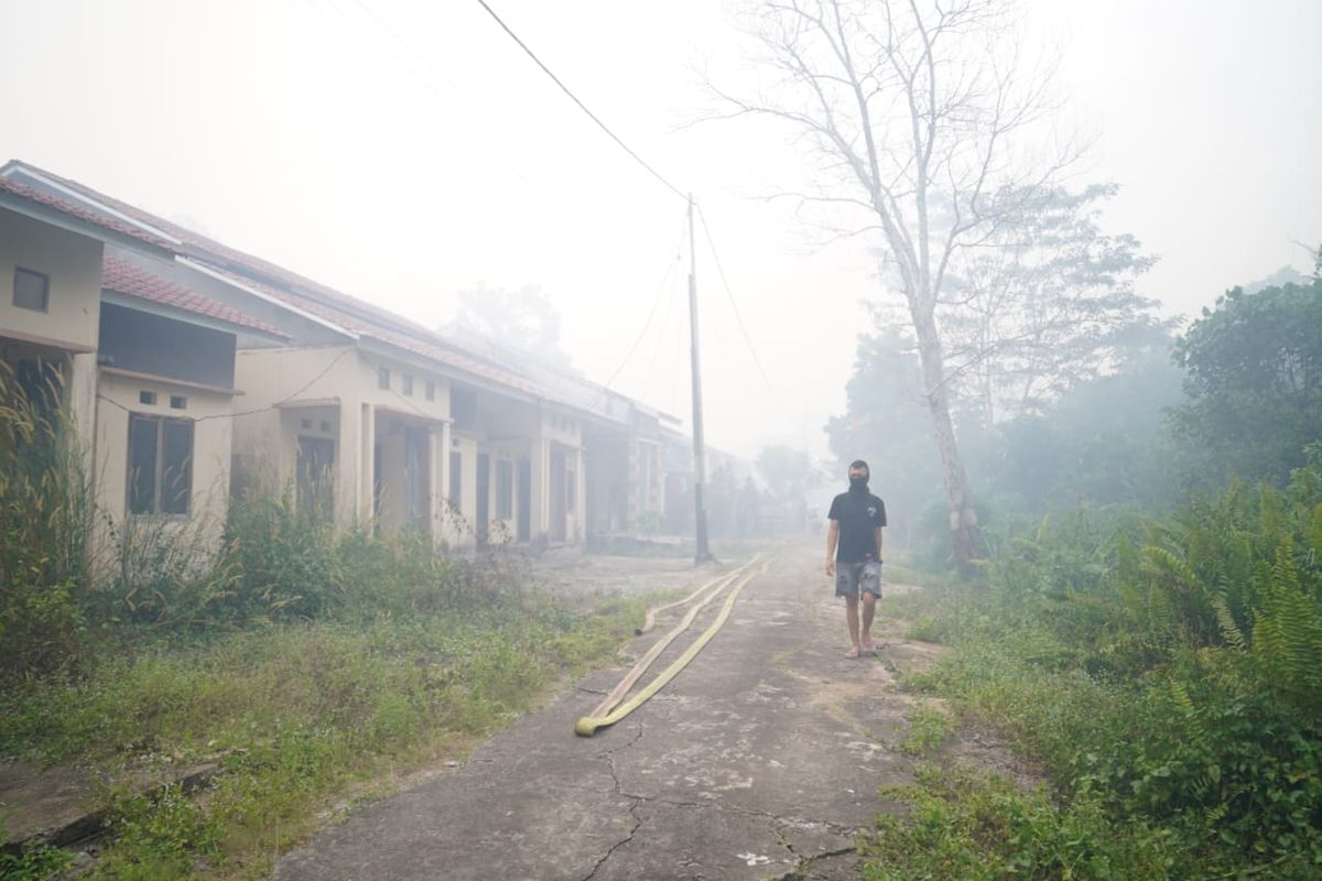 Api Karhutla di Pontianak Dekati Permukiman Warga, Tim Pemadam Kesulitan Air