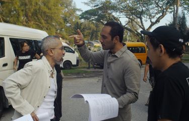 Ario Bayu dan Lukman Sardi dalam salah satu adegan The Bridge season kedua dok. VIU 