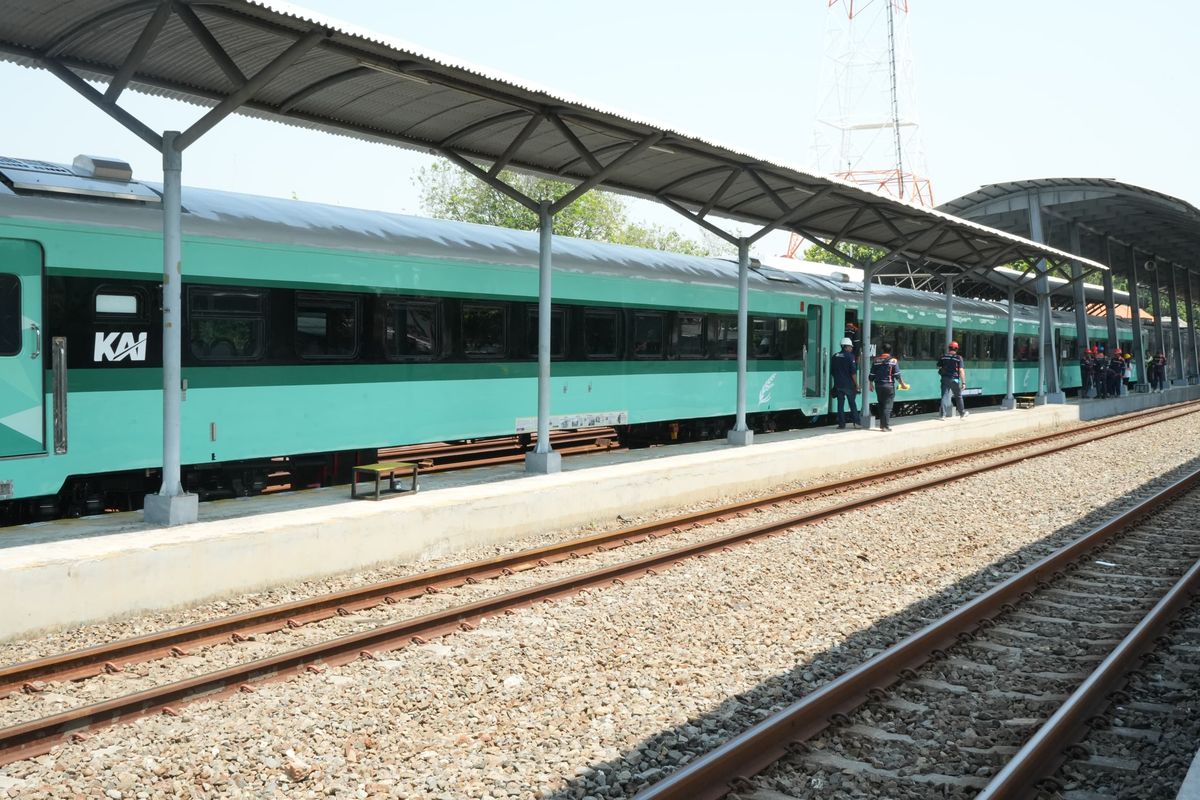 Kereta Buat Petani-Pedagang Beroperasi Besok, Tarif Rp 3.000